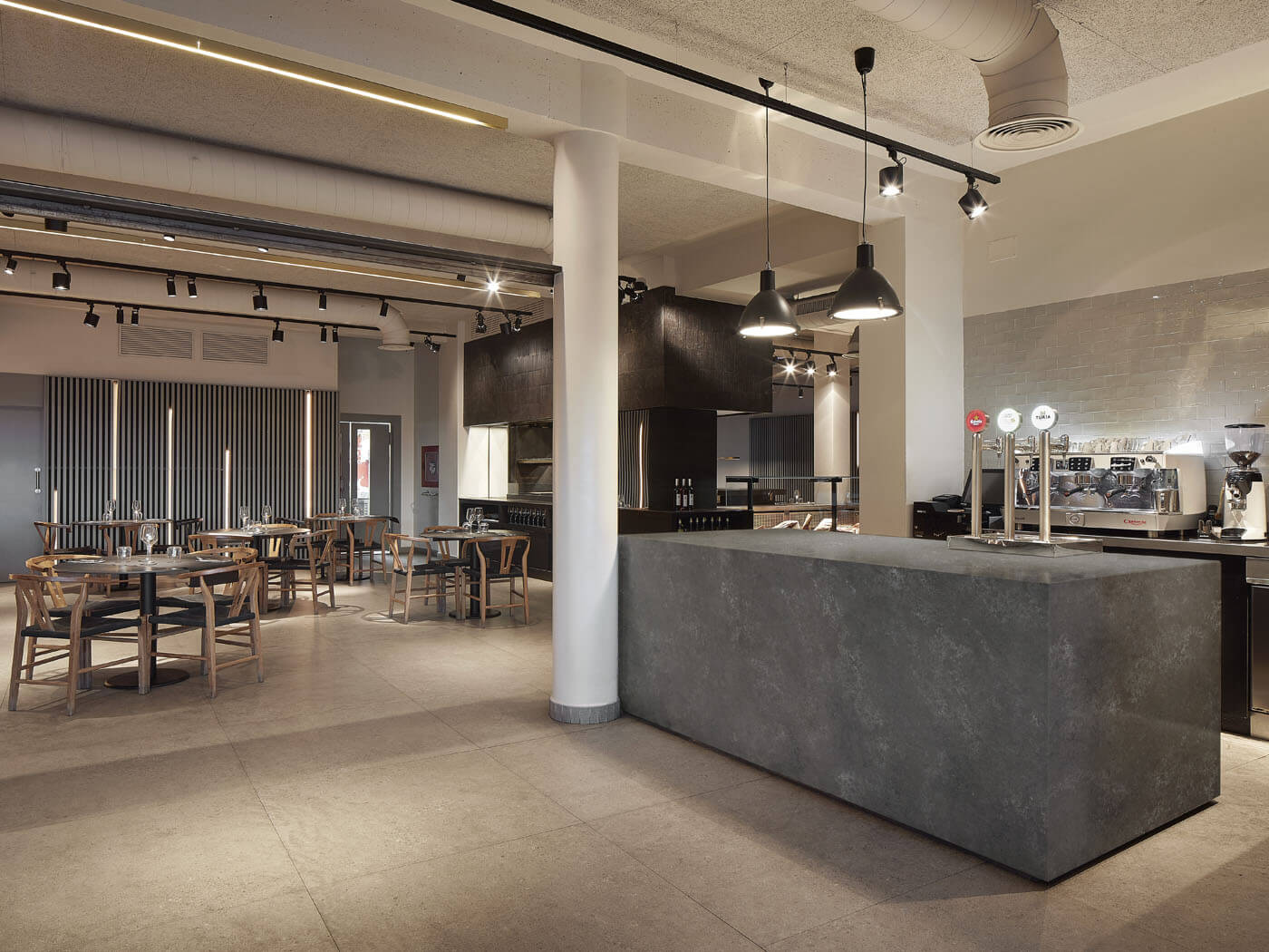 corianquartz-carbon-cement-application 2